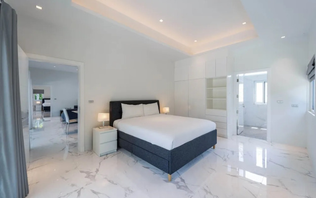 High-End Villa on Golf Course -BMG3, Hua Hin