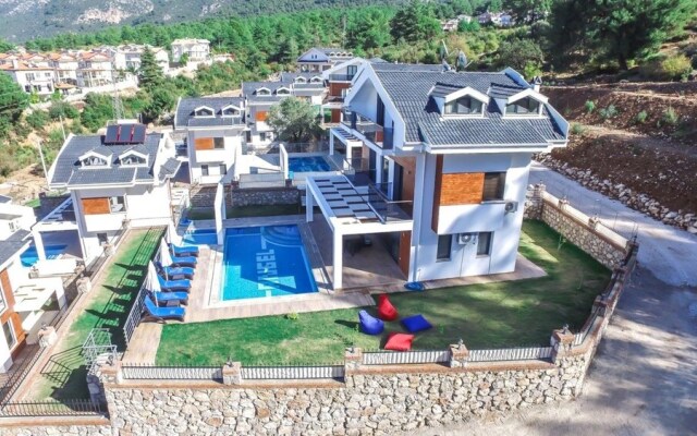 Angel Prestige Villa B by Angel Rentals