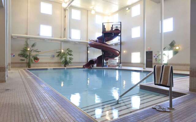 Coast Grimshaw Hotel & Suites