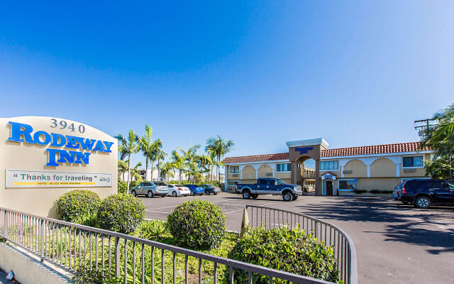 Rodeway Inn & Suites LAX