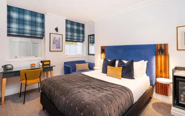 Berkeley Square Hotel