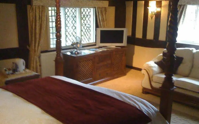 The Old Hall Country House