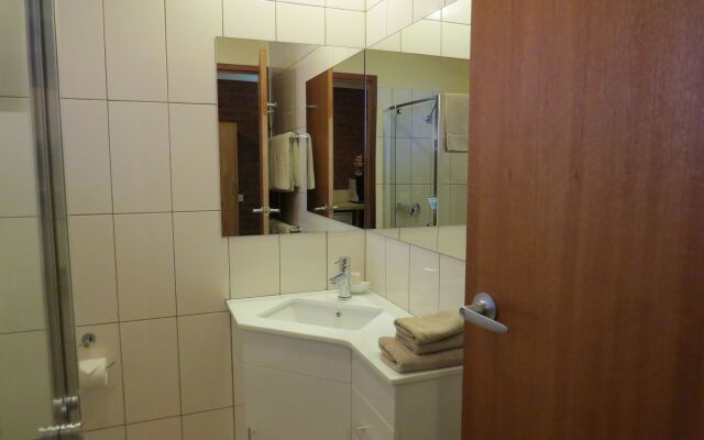 AAt 28 Goldsmith Motel