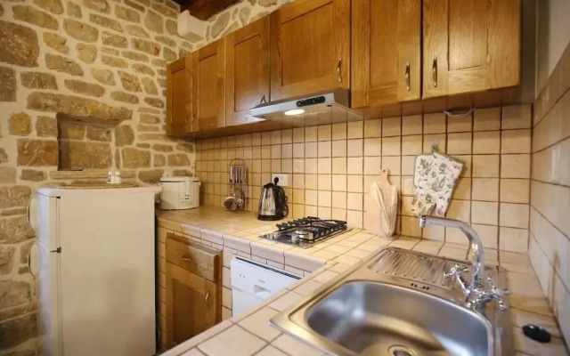 Josi - With Jacuzzi - H