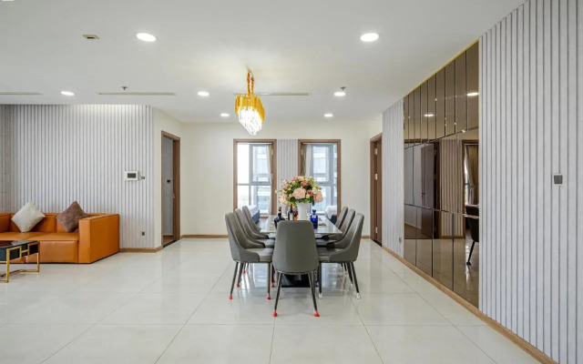 Long Apartment - Vinhomes Golden River