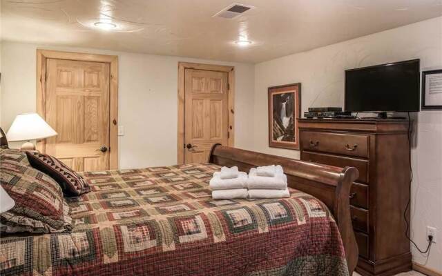 Antler Mountain Lodge - Four Bedroom Cabin