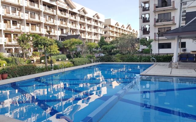Romantic 1 Bedroom Condo at The Redwoods Condominium