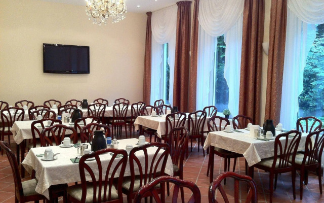 Hotel 66