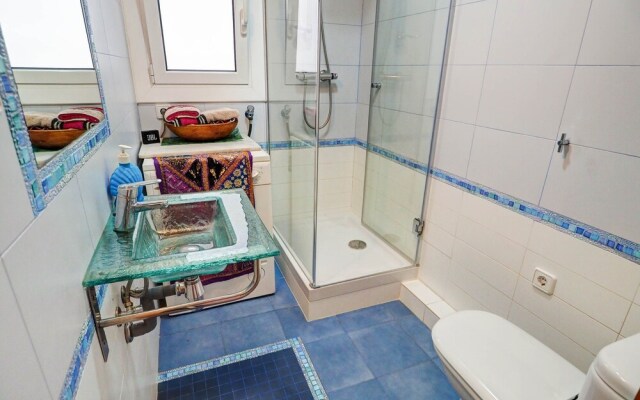 Aquarium Apartment