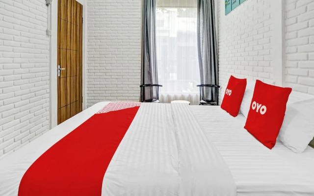 Super OYO 90828 Ara Guest House