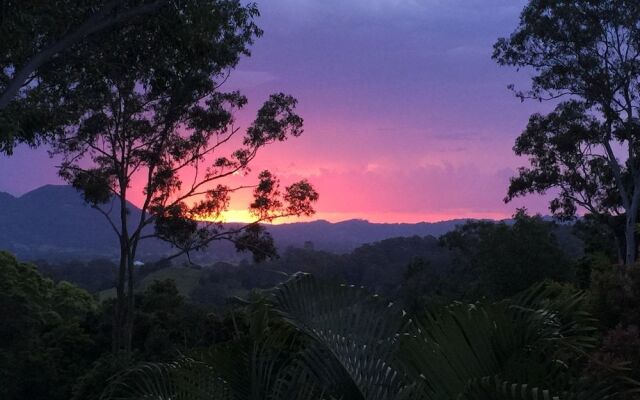 Phoenix Eumundi Bed & Breakfast
