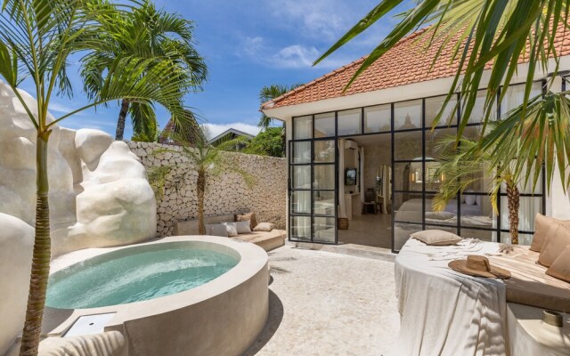 Luxe & Unique Honeymoon Bocami Suites-1 By Azure