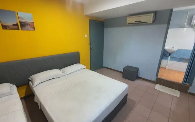 OYO 90798 Two Two Inn