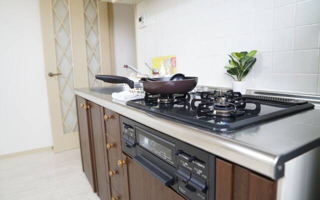 Metro Daikoku Apartment