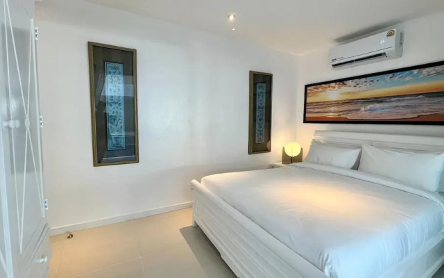 B12 - 2 Bedroom Condo With Pool Access, Karon Beach