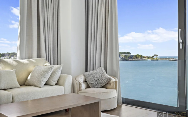 WelHome - Extraordinary Giant Water Villa on Nurai Island