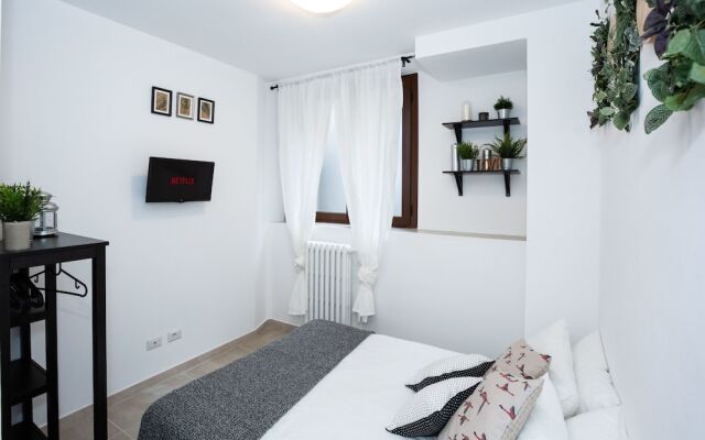 Home Hotel - Paruta 65