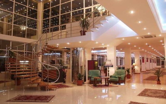 Queen Vera Hotel
