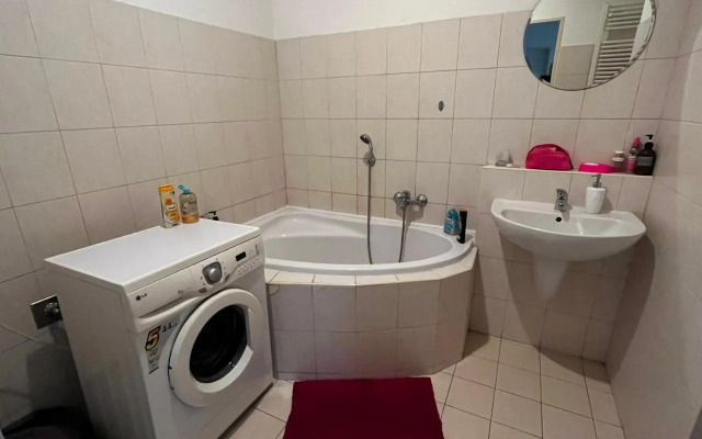 MONFas APARTMENT GARDEN CITY