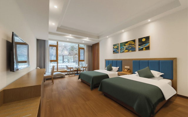 Lixian Bipeng Shiguang Hot Spring Hotel