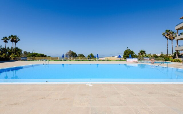 Inviting 1-bed Beach Apartment in Albufeira