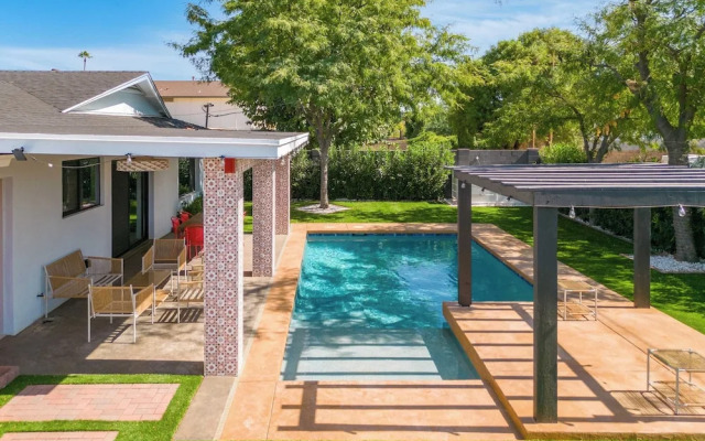 Element by Avantstay Pool, Firepit, Game Room