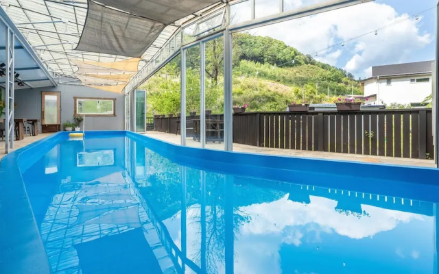 Gapyeong Dongban84 Glamping&pool Villa