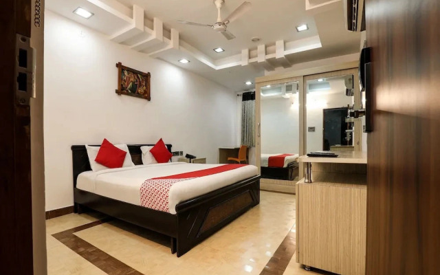 Akhand Homes by OYO Rooms