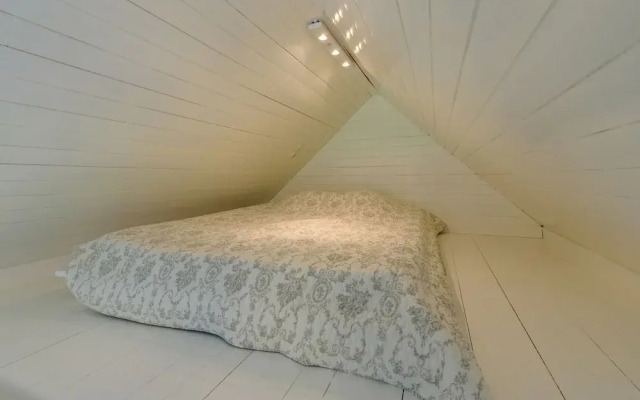 Peaceful Holiday Home in Plouguin With Indoor Pool