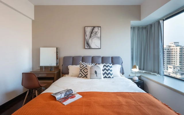 Locals Boutique Apartment Huafa Plaza 38