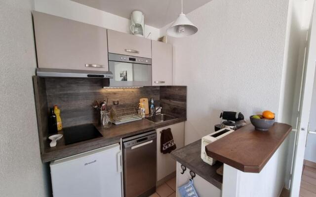 Nice 38 M2 Bright With Balcony Near The Sea