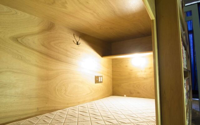 Comics & CapsuleHotel COMICAP kyotoshinkyogoku