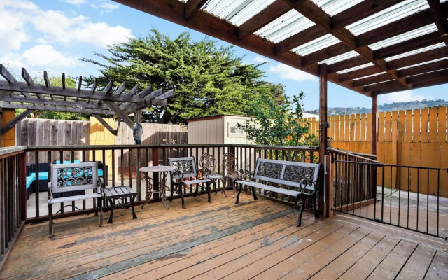 Spacious 5BR Retreat 8 Beds Beach & Golf