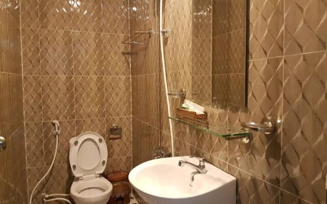New Paris Hotel - by Bay Luxury