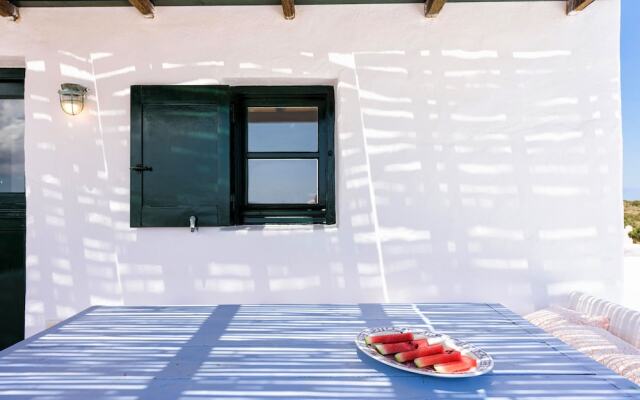 Traditional Villa 5 Mins on Foot From the Beach