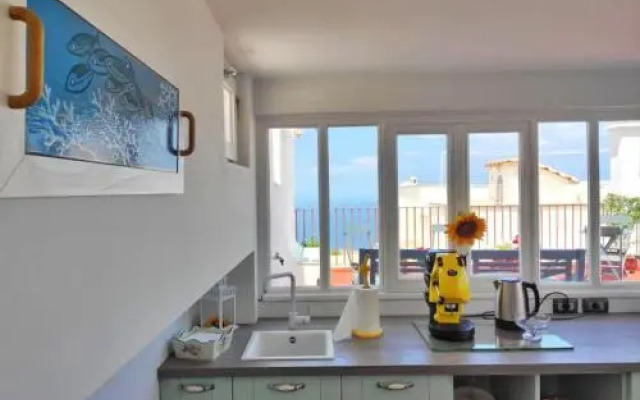 R&D Rest and Dream Capri