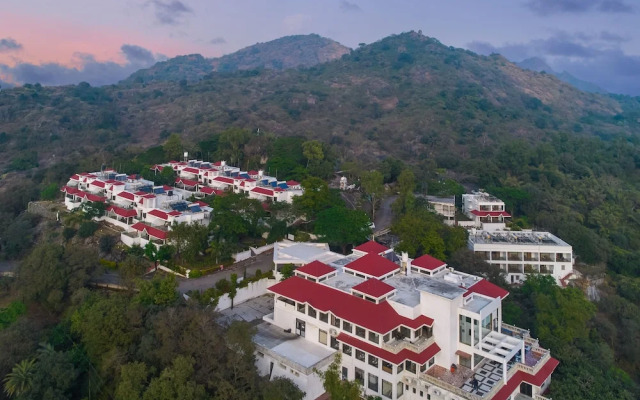 WelcomHeritage Connaught House, Mount Abu