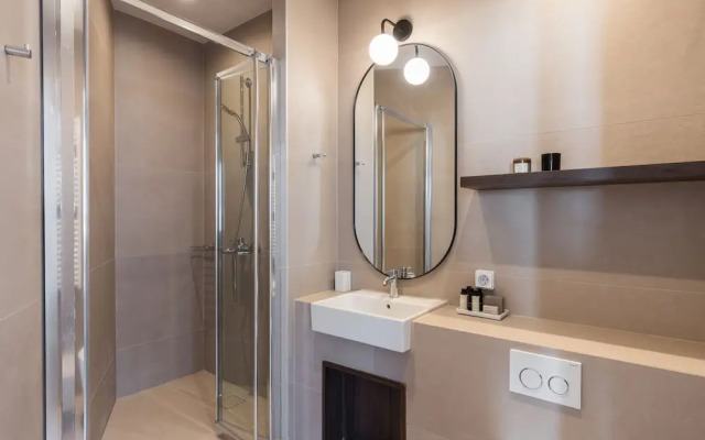 UPSTREET Luxury Apartments in Plaka