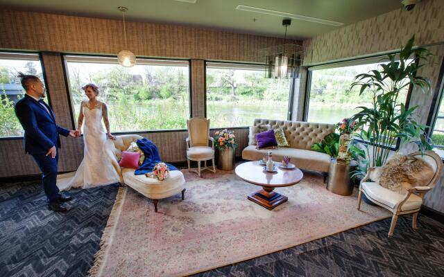 Holiday Inn Milwaukee Riverfront by IHG