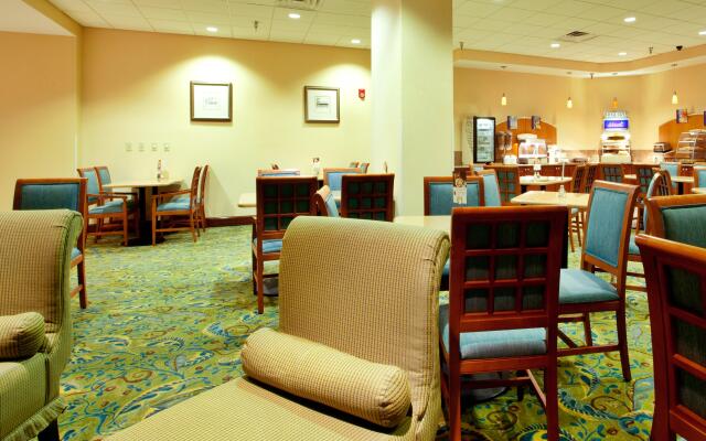 Holiday Inn Express Richmond Downtown by IHG