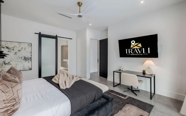 The Carlisle Experience 4 Showers Heated Pool