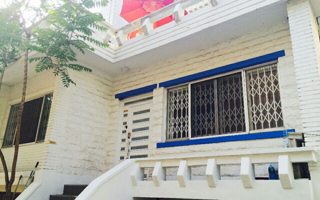 Tiara Guesthouse - Hostel