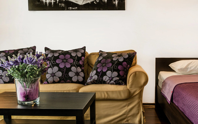 Angel City by Friendhouse Apartments