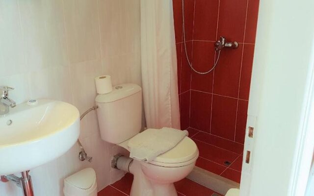THIRES Guesthouse