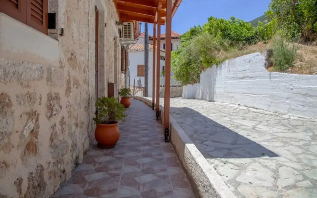 Agios Petros Apartments 2