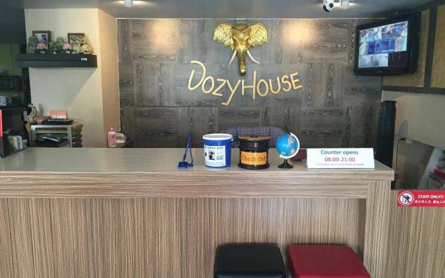 Dozy Lamoon House