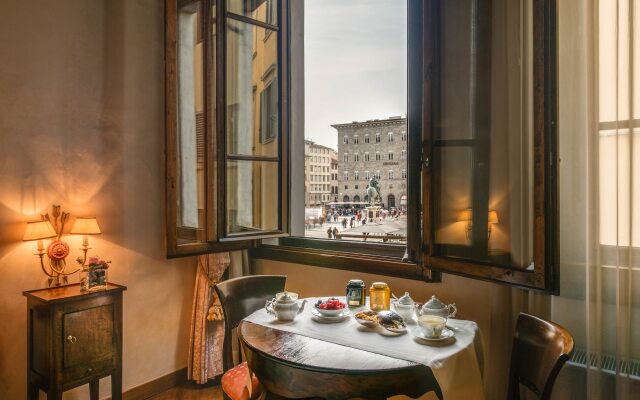 In Piazza della Signoria - Residenza d'Epoca