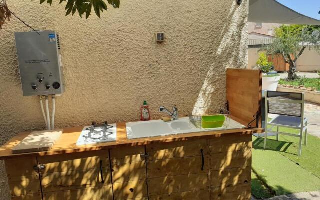 Studio et piscine au sel