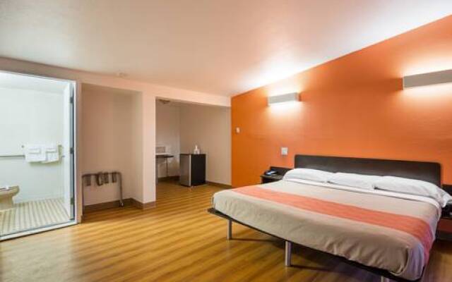 Holiday Inn at the Falls