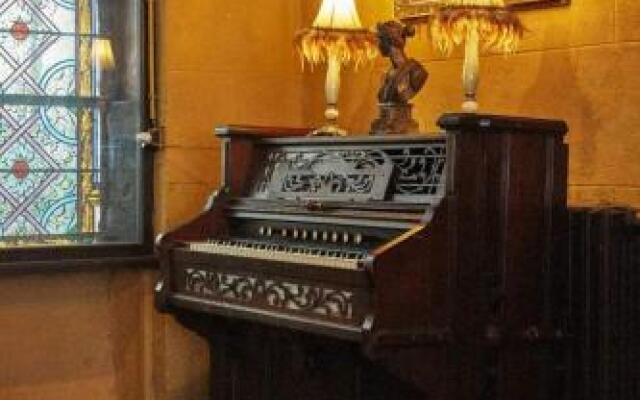 Chateau De La Grand Maison